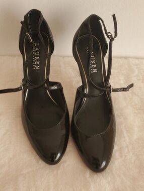 Lauren Ralph Lauren Black Patent Heels size 7.5